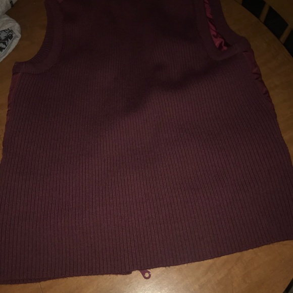 Woman’s Vest - Picture 2 of 2
